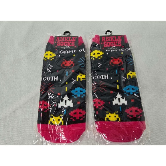 Hollywood Mirror Accessories - Hollywood Mirror Retro Arcade Game Ankle Socks Black Pink Pixel Art 2 Pairs NEW